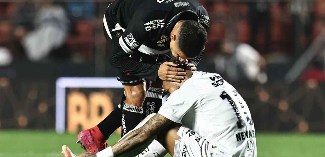 بعد إنقاذ سانتوس من الهبوط.. جراحه طارئه تهدد مستقبل نیمار