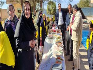 برگزاري جشنوارهاي با رنگ نشاط و نوآوري؛ يک روز شاد خانوادگي در شهرستان فيروزه