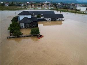 اندونزی تخلیه جمعیت گرفتار سیل را تسریع کرد. شمار قربانیان به 61 نفر رسید