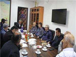 نشست صميمي مدير با فعالان حوزه حمل و نقل فرآوردههاي نفتي