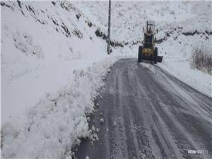 در شبانه روز گذشته بيش از 2 هزار کيلومتر باند عمليات برفروبي انجام شده است