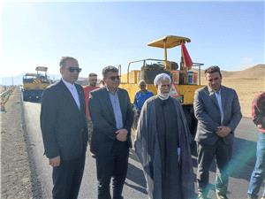 عمليات زيرسازي و آسفالت محور حياتي کنگاور–تويسرکان آغاز شد/ پايان سالها انتظار براي کاهش تصادفات