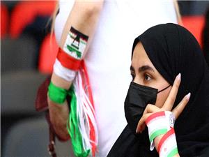 FIFA chief welcomes presence of female fans at Iranian Cup match