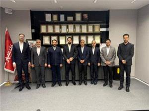 توافقنامههای راهبردی میان بانک شهر و فولاد غدیر نیریز به امضاء رسید