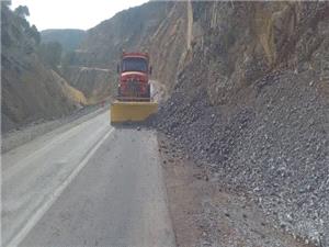 ريزشبرداري از 70 مکان جادهاي ايلام در پي بارندگي شديد