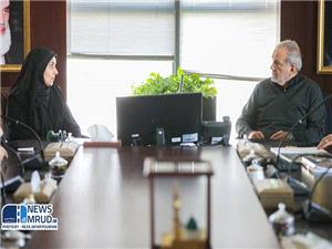 حمايت قاطع پزشکيان از فرزانه صادق؛ با قدرت و محکم به کار خود ادامه بدهيد