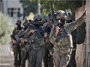 العسکر يعظون.. جدعون ليفي: إسرائيل من جيش الشعب إلى جيش الرب