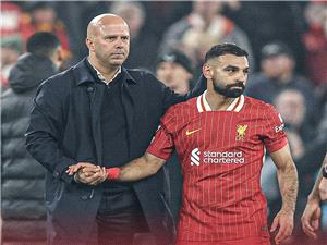 "أتفهم الحديث".. أول تعليق من سلوت حول جلوس محمد صلاح بديلا