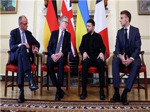 ماکرون: القاده الأوروبیون لدیهم "الکثیر من الأوراق الرابحه" بشأن التسویه فی أوکرانیا