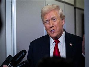 ترامب: "إنفیدیا" ستتمکن من تصدیر شرائح الذکاء الاصطناعی المتقدمه إلى الصین