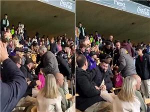 شاهد.. والد لامین جمال یستفز جماهیر بیتیس والشرطه تتدخل