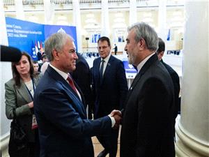 گپ و گفت رئيس کميسيون امنيت ملي مجلس با رئيس دوماي روسيه