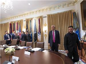 صحیفه: ترامب یمهل زیلینسکی عده أیام للموافقه على صفقه السلام بحلول عید المیلاد