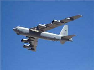 قاذفه استراتیجیه أمریکیه تحلق فوق الکاریبی قرب سواحل فنزویلا