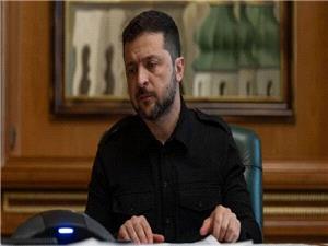 إعلام أوکرانی: زیلینسکی یجیز إجراء استفتاء على مستوى أوکرانیا بشأن القضایا الإقلیمیه