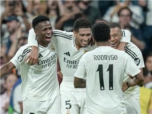 "لکل لاعب غرور".. بنزیما یکشف أکبر مشکله فی ریال مدرید