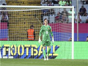 فلیک یحبط آمال تیر شتیغن فی استعاده مکانه ضمن تشکیله برشلونه