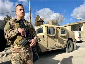 توتر فی قریه بجنوب لبنان بعد قیام الجیش والیونیفیل بتفتیش منزل تهدد إسرائیل بقصفه