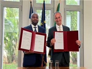 نیجیریا وفرنسا توقعان اتفاقا ضریبیا وسط جدل بشأن السیاده