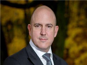 لأول مره.. الاتحاد الأوروبی یفرض عقوبات على مواطن أمریکی بسبب دعمه لروسیا