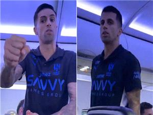 شاهد.. کانسیلو لاعب الهلال السعودی یهاجم راکبا داخل طائره