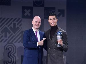 من یصوت بدلا من القائد.. لماذا لا یدلی رونالدو بصوته فی جوائز الفیفا؟