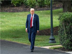 "أکسیوس": ترامب یرید إقناع موسکو بضمانات لأوکرانیا على غرار میثاق "الناتو"