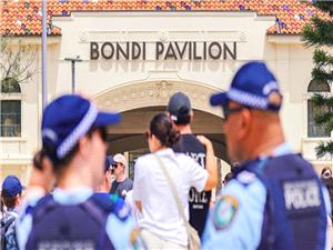 New dashcam video shows couple confronting Bondi Beach gunman before deadly rampage