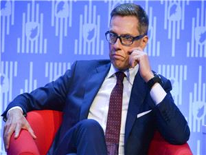 الرئیس الفنلندی یحدد "المعادله الصعبه" لحل الأزمه الأوکرانیه