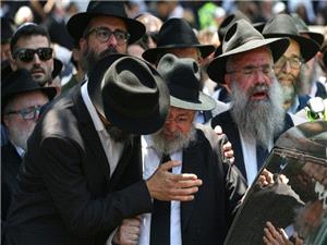 Grief and fear as Sydney`s Jewish community mourns `Bondi rabbi`