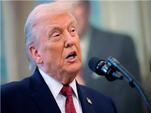 ترامب یشرح کیف تصبح قاذفه القنابل الشبحیه مرئیه (فیدیو)