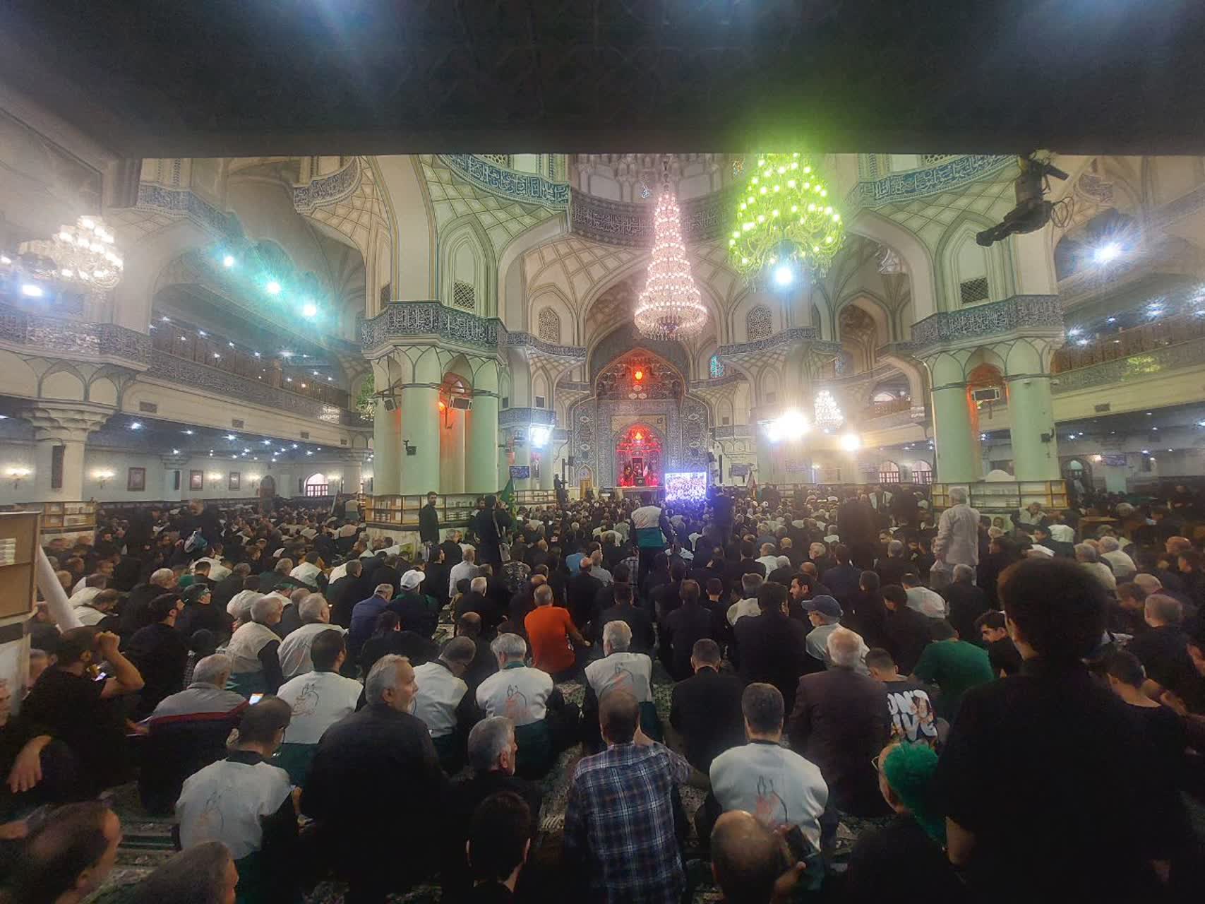 اجتماع بزرگ خادمياران امام رضا(ع) استان تهران در حرم شاه عبدالعظيم حسني(ع)+ تصاوير