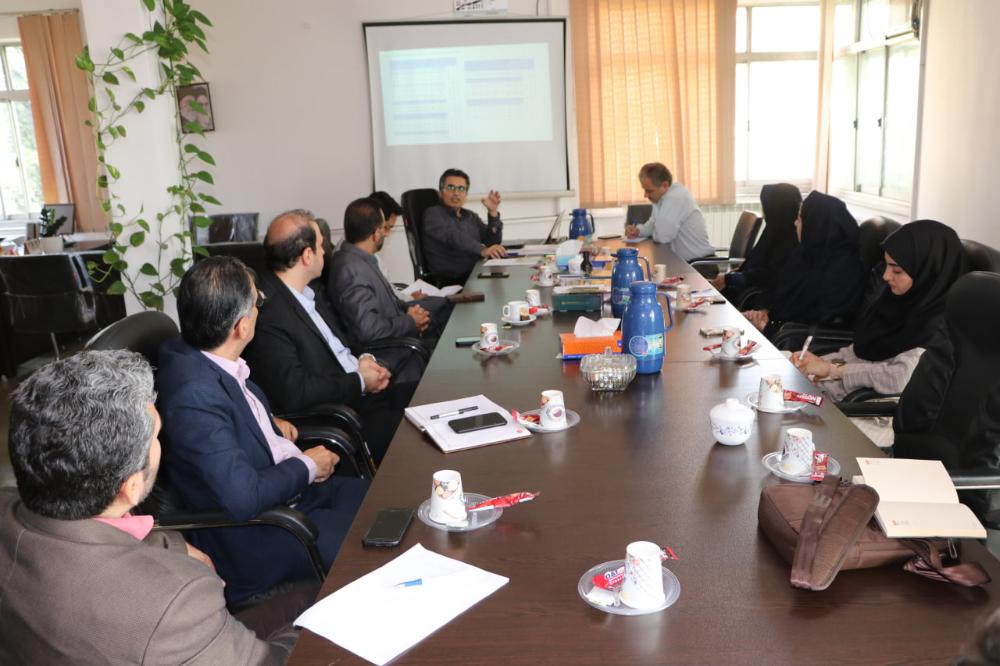 اولين جلسه مسوولان واحد نوآوري، شتاب‌دهي و ترويج فرهنگ کارآفريني دانشکده‌هاي تابعه دانشگاه مازندران