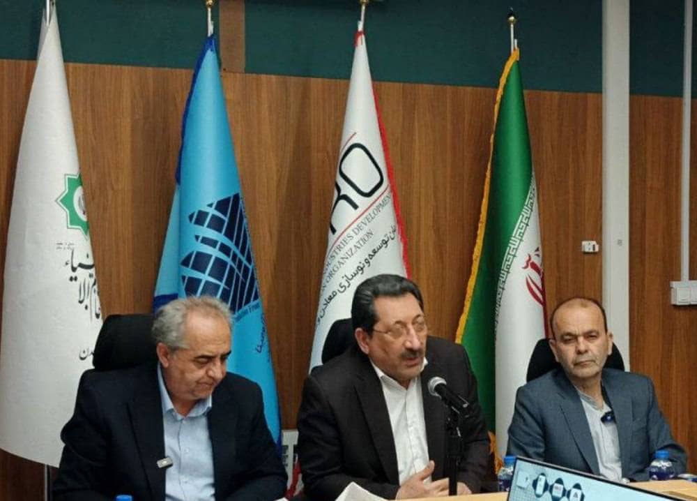 بازديد وزير صمت از پروژه توليد آلومينا از نفلين سينيت شهرستان سراب