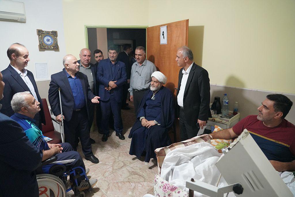ديدار مسئولان وزارت نفت و شرکت گاز مازندران با جانبازان قطع نخاعي آسايشگاه امام علي(ع) ساري