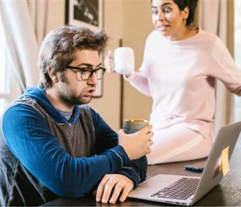 چگونه یک زن با خودخواهی شوهرش کارآمد و عاقلانه برخورد می کند؟