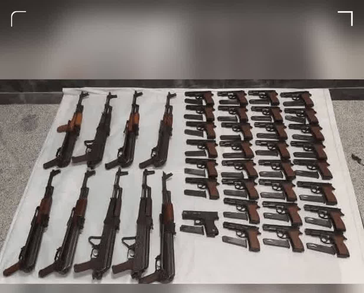 فرمانده مرزباني استان کرمانشاه:40 قبضه سلاح جنگي توسط مرزبانان کرمانشاه کشف شد