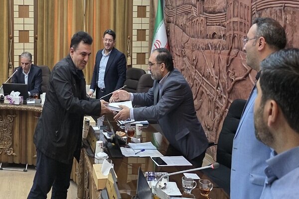 تفريغ بودجه شهرداري در سال 1403 توسط شهردار تبريز تقديم شوراي اسلامي شهر شد