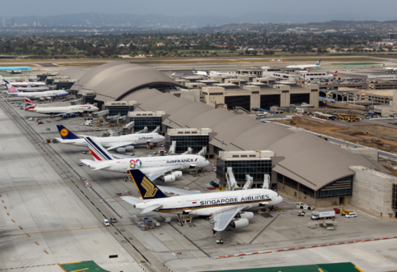 به دلیل تعطیلی دولت ایالات متحده بیش از 1,400 پرواز به تعویق افتاد