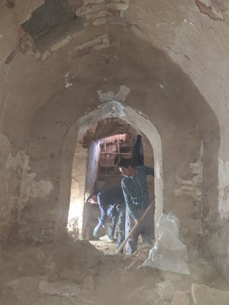 شروع مرمت و احيا سرداب گنبد تاريخي شهمير نيشابور