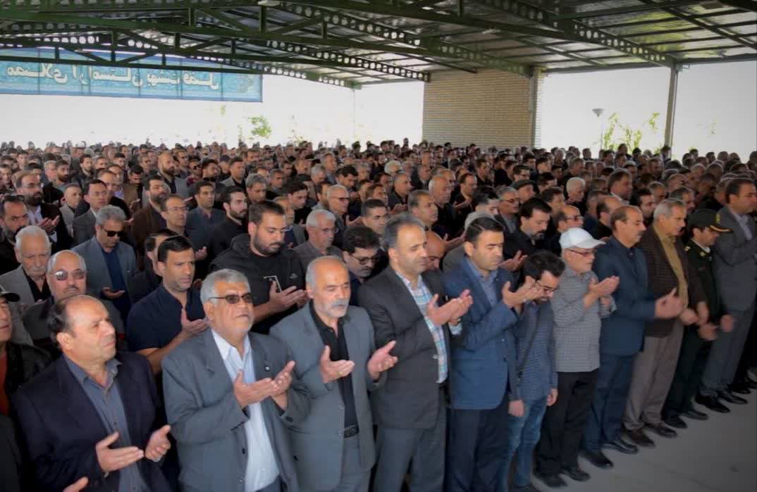 مردم قدرشناس نيشابور با پيکر رئيس فقيد اتاق اصناف  وداع کردند