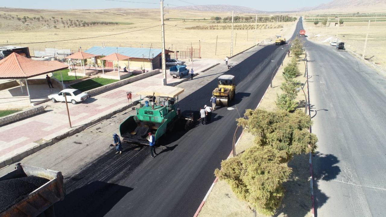 روکش آسفالت 140 کيلومتر از راه‌هاي استان ايلام اجرا شد