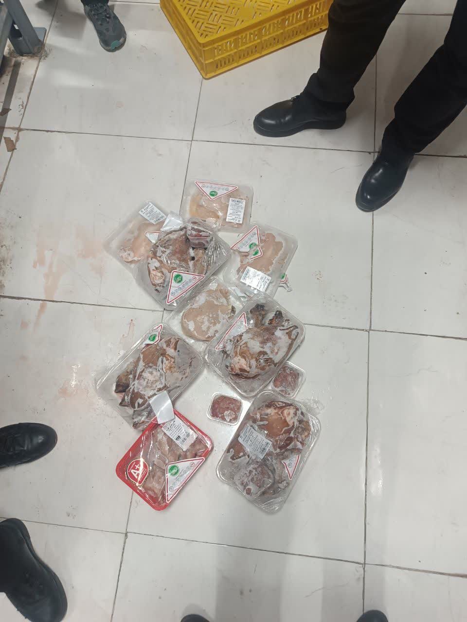 کشف و امحاء بيش از 70 کيلوگرم فرآورده خام دامي غيرقابل مصرف در کرمانشاه