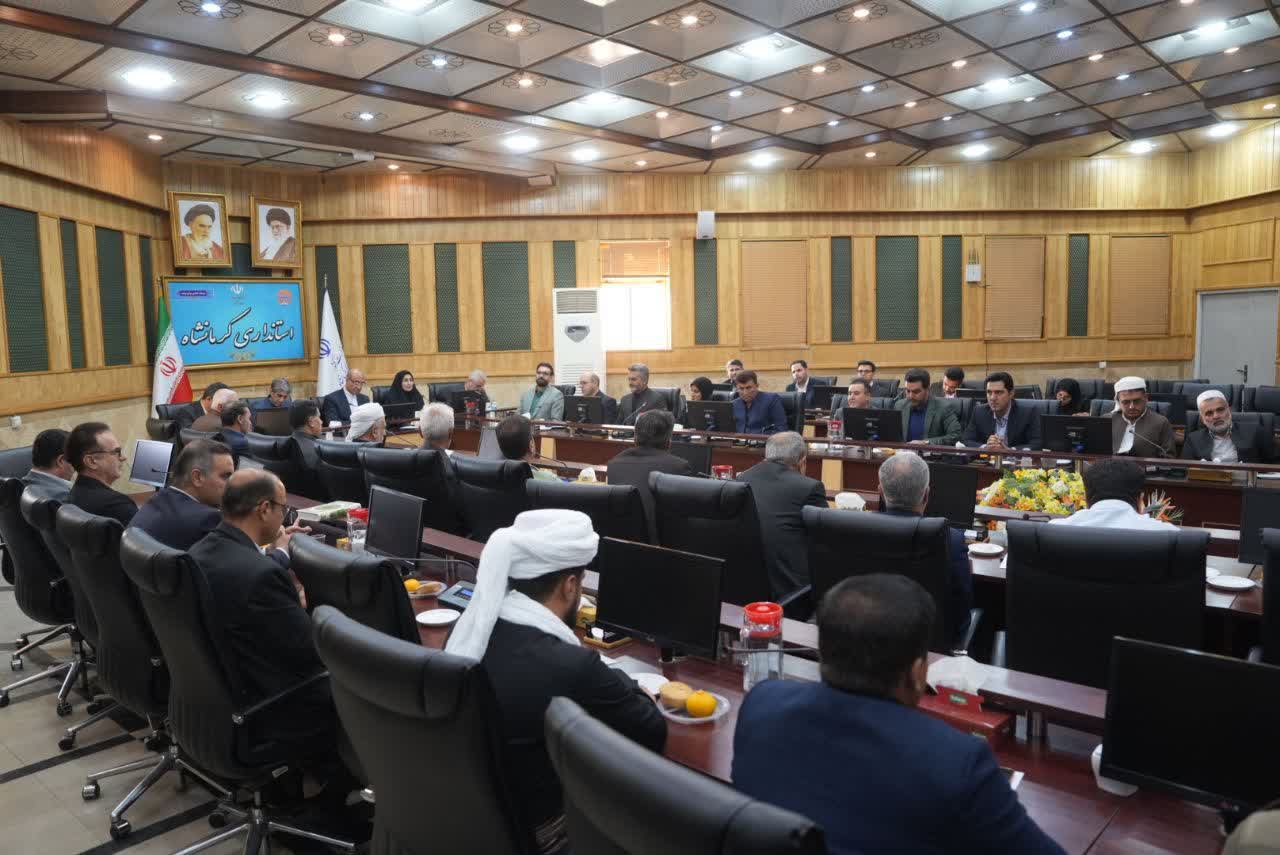 استاندار کرمانشاه:توسعه زيرساخت‌هاي ارتباطي، تجارت مرزي و گردشگري، سه اولويت استان در اورامانات است