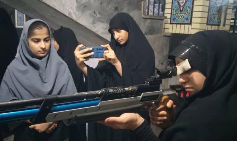 گراميداشت هفته بسيج با تيراندازي در قائم‌شهر