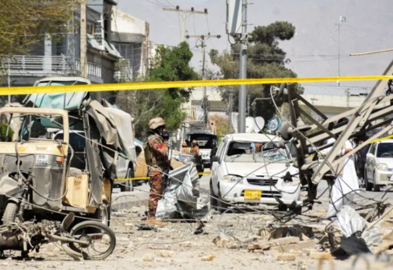 حمله خونین در پاکستان. بمب گذاران انتحاری به مقر امنیتی پیشاور حمله کردند