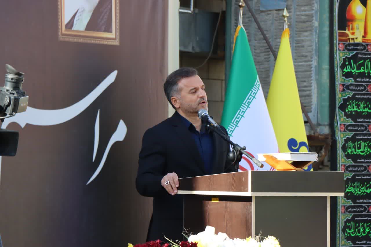 پيکر مطهر يک شهيد گمنام در شرکت گاز استان کرمانشاه تشييع و تدفين شد