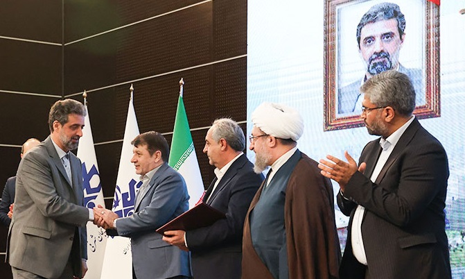 رسانه‌هاي جهاني به دنبال بي‌تفاوت کردن مردم‌ هستند