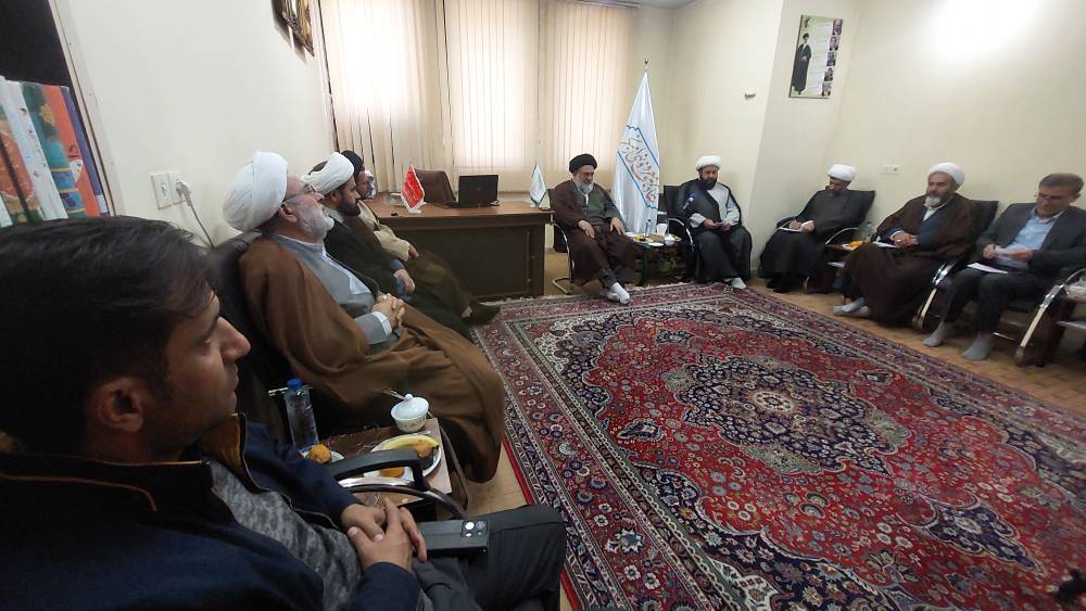 تأکيد بر برگزاري کارگاههاي آموزشي با موضوع امر به معروف و نهي از منکر