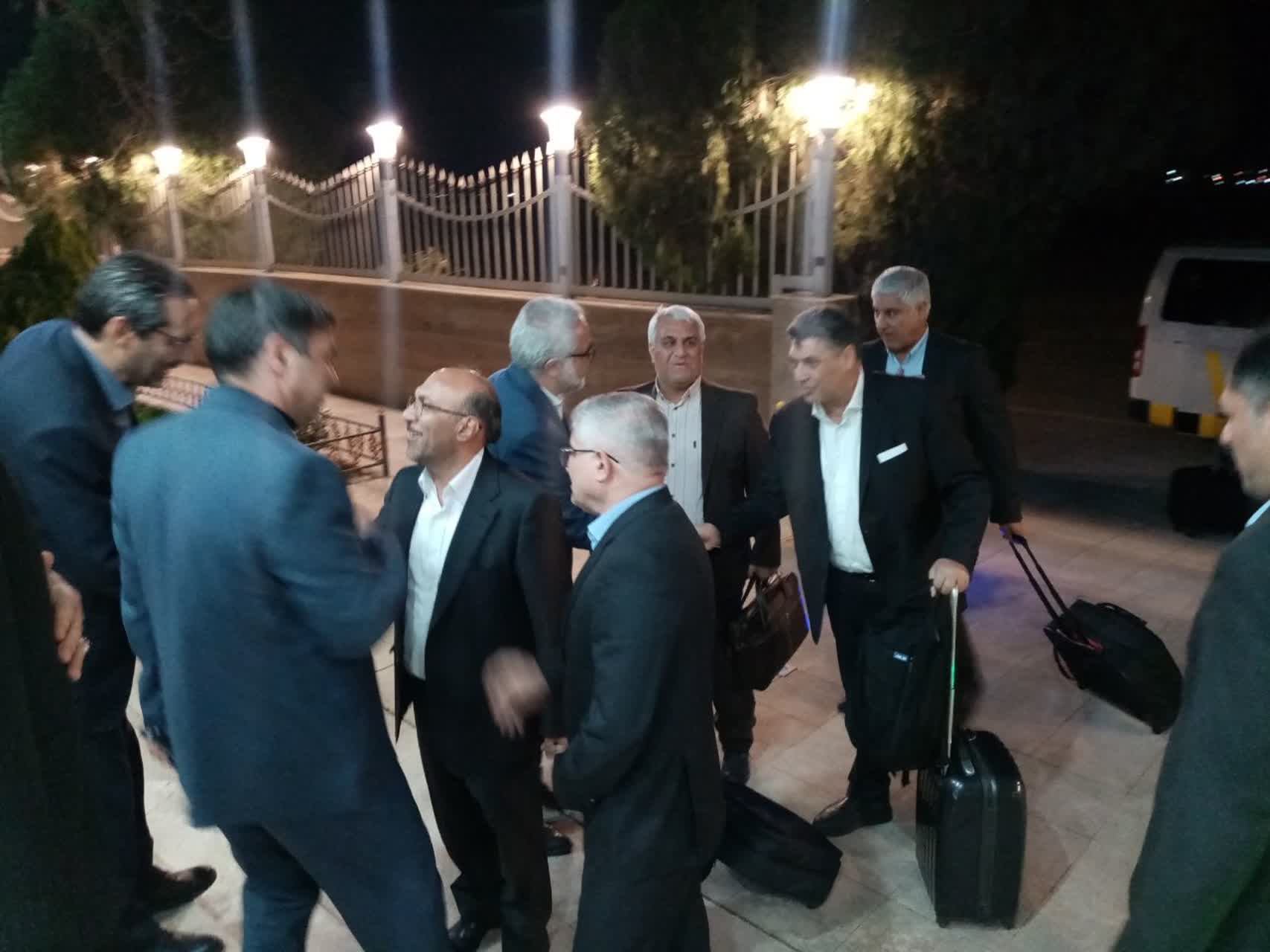 معاون وزير اقتصاد و رئيس کل گمرک جمهوري اسلامي ايران وارد کرمانشاه شد